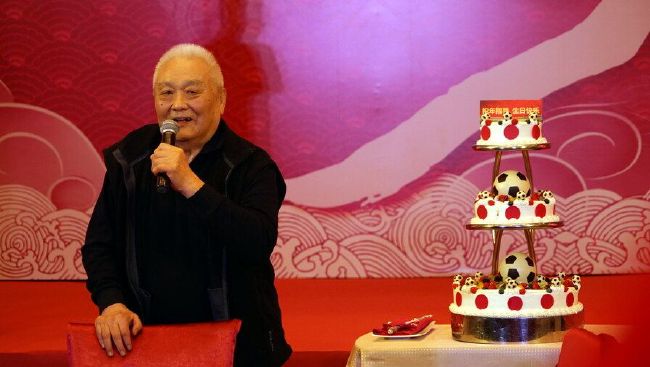 此次曝光的剧照中，斯嘉丽;约翰逊饰演的娜塔莎、佛罗伦斯;珀饰演的叶莲娜、蕾切尔;薇兹饰演的梅丽娜都是;红房子出来的女战士，也都适用;黑寡妇这个代号
